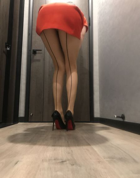 少女的教育第一集免费观看