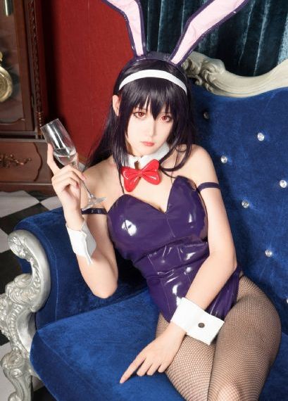 解开王霞的乳罩