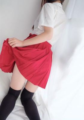 春潮烂漫海常红