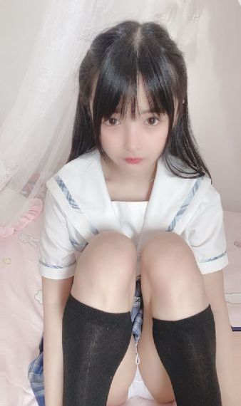 19岁女大学生撞脸孙颖莎被求合影